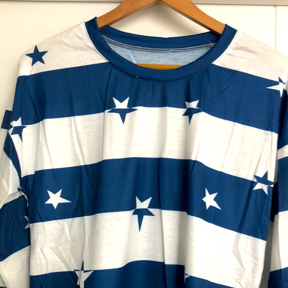 LAST ONE‼️Star printed Blue and White Striped Long Sleeve Top - Picture 4 of 8